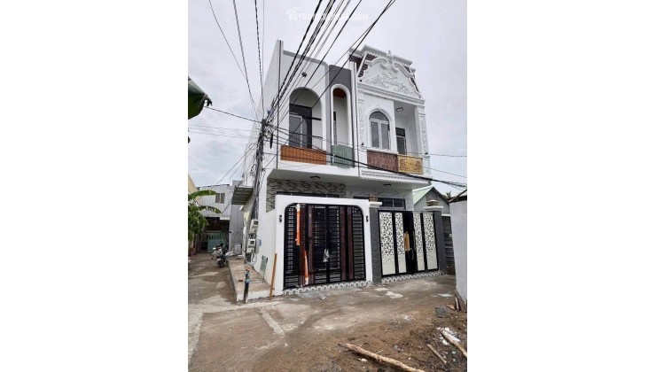 Bán nhà mới xây hoàn thiện có nội thất giá chưa tới 3 tỷ
